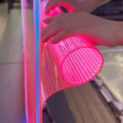 Pantalla de película de cristal LED de integración sin fisuras 100000 horas de larga vida útil 15 mm de espaciamiento entre puntos